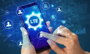 Jak działa internet mobilny? Proste wyjaśnienie technologii i przesyłania danych
