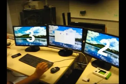 Jak podłączyć 3 monitory do laptopa – prosty sposób na zwiększenie produktywności