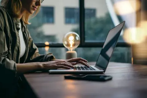 Internet radiowy czy mobilny: który wybrać, by uniknąć problemów z połączeniem?