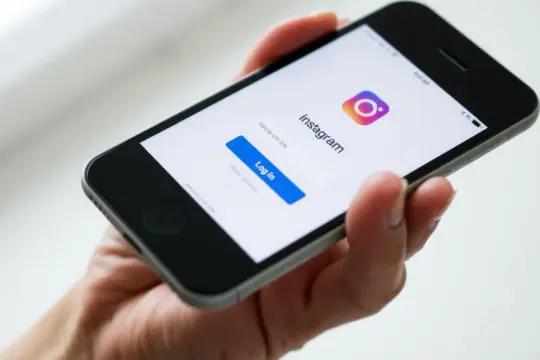 Jak sprawdzić czy instagram jest połączony z facebookiem i uniknąć problemów