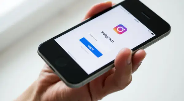 Jak sprawdzić czy instagram jest połączony z facebookiem i uniknąć problemów